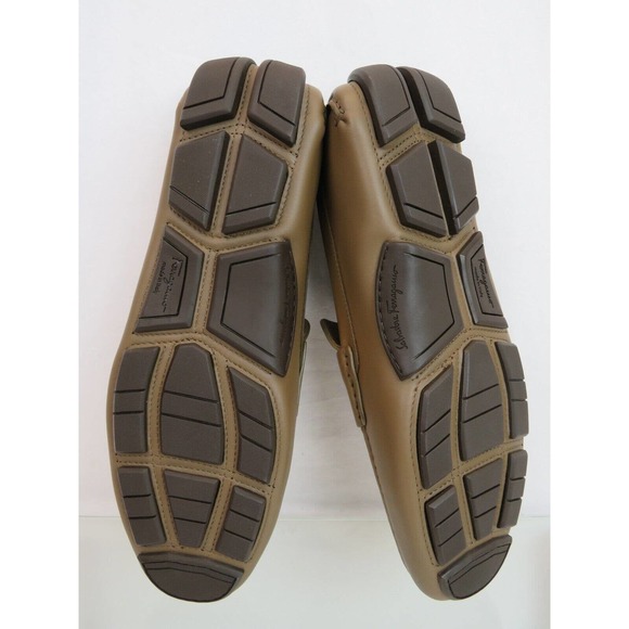 NIB FERRAGAMO NEWTON BROWN LEATHER GANCINI EMBOSSED PENNY DRIVING LOAFERS 8.5 D main image 4